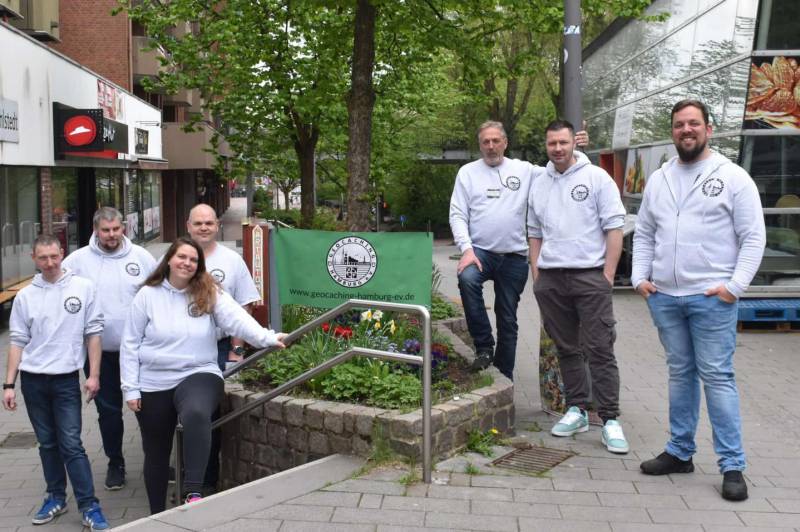 Das CCE von Geocaching Hamburg e.V: 1746245990-1745472284=773706